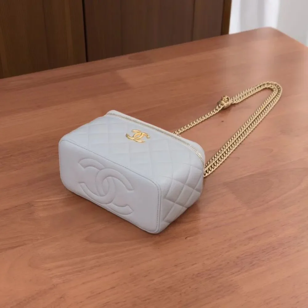 Chanel Women Pre-Loved Bag Very Good Condition